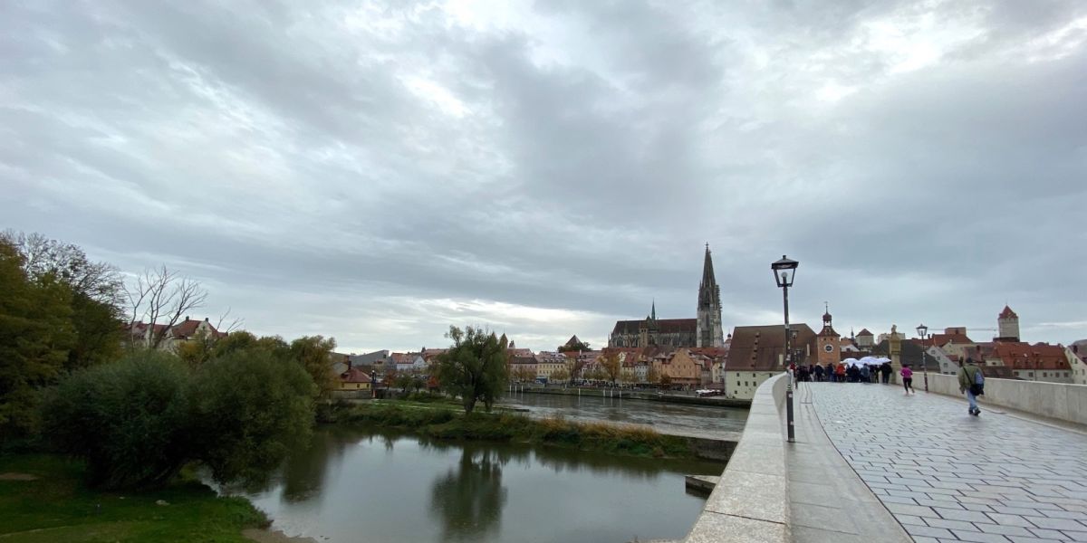 steinerne-bruecke-regensburg4C52AFD25-5772-A3BC-8AB7-E1EB3CDA4019.jpeg